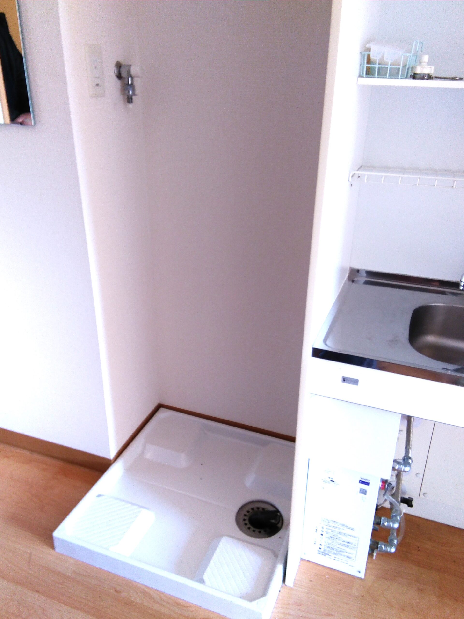洗濯機置き場　お部屋に洗濯機が設置できます。(グランドファミリア谷八木)
